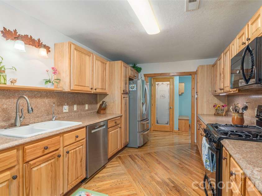 1075 Moody Farm Road, Maggie Valley, NC 28751.  MLS# CAR4400859, YatesRealty ID 39708. 