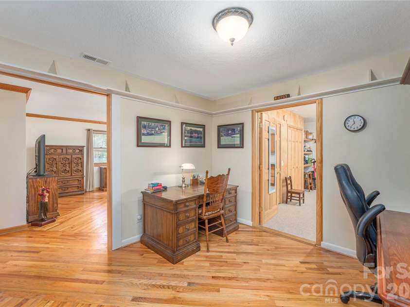 1075 Moody Farm Road, Maggie Valley, NC 28751.  MLS# CAR4400859, YatesRealty ID 39708. 
