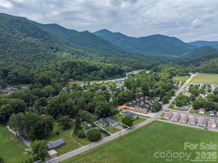 1075 Moody Farm Road, Maggie Valley, NC 28751.  MLS# CAR4400859, YatesRealty ID 39708. 