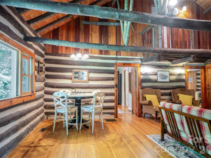 2506 Anders Drive, Hendersonville, NC 28791.  MLS# CAR4355403, YatesRealty ID 3971. 