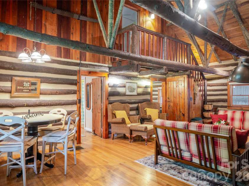 2506 Anders Drive, Hendersonville, NC 28791.  MLS# CAR4355403, YatesRealty ID 3971. 
