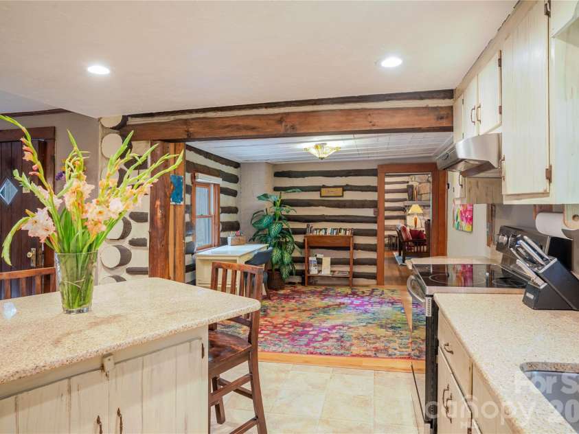 2506 Anders Drive, Hendersonville, NC 28791.  MLS# CAR4355403, YatesRealty ID 3971. 