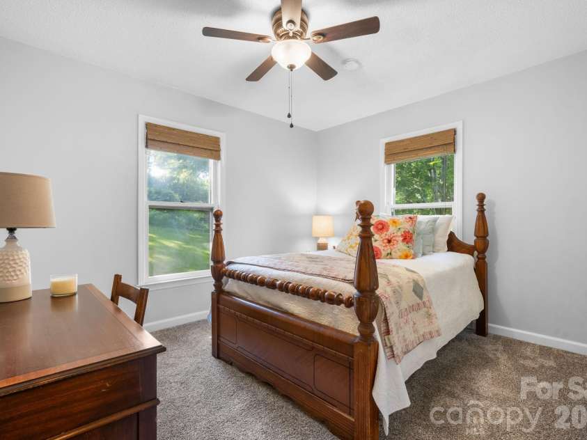 5562 Clearlake Drive, Hickory, NC 28601.  MLS# CAR4407359, YatesRealty ID 39711. 