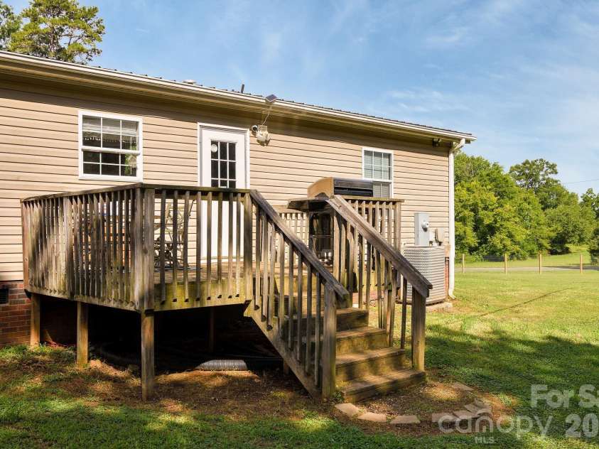 837 Joe Road, Mocksville, NC 27028.  MLS# CAR4407417, YatesRealty ID 39712. 