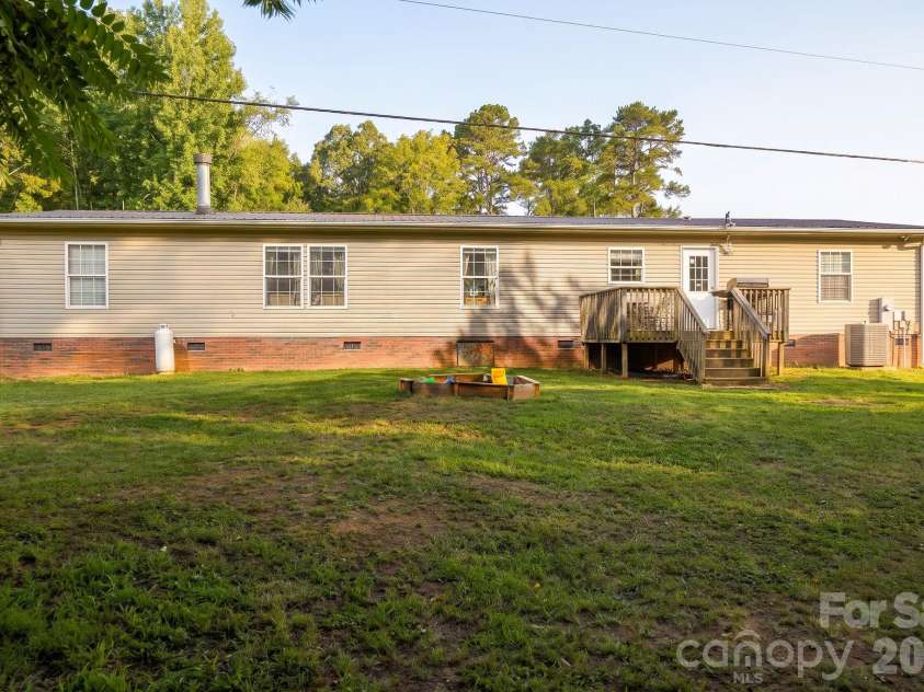 837 Joe Road, Mocksville, NC 27028.  MLS# CAR4407417, YatesRealty ID 39712. 
