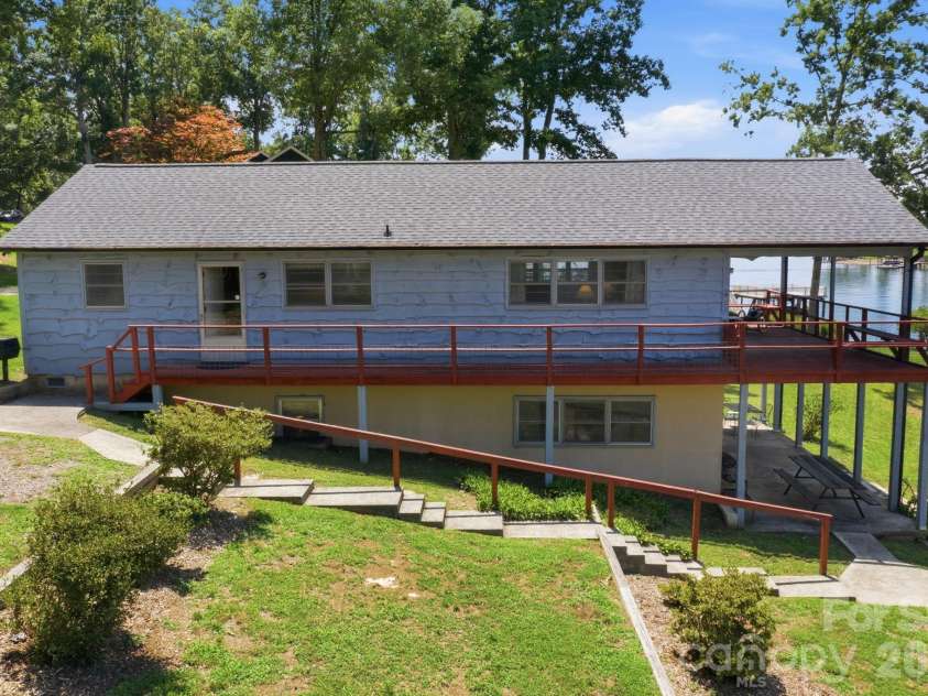 178 Penicillin Point, Troutman, NC 28677.  MLS# CAR4405820, YatesRealty ID 39713. 