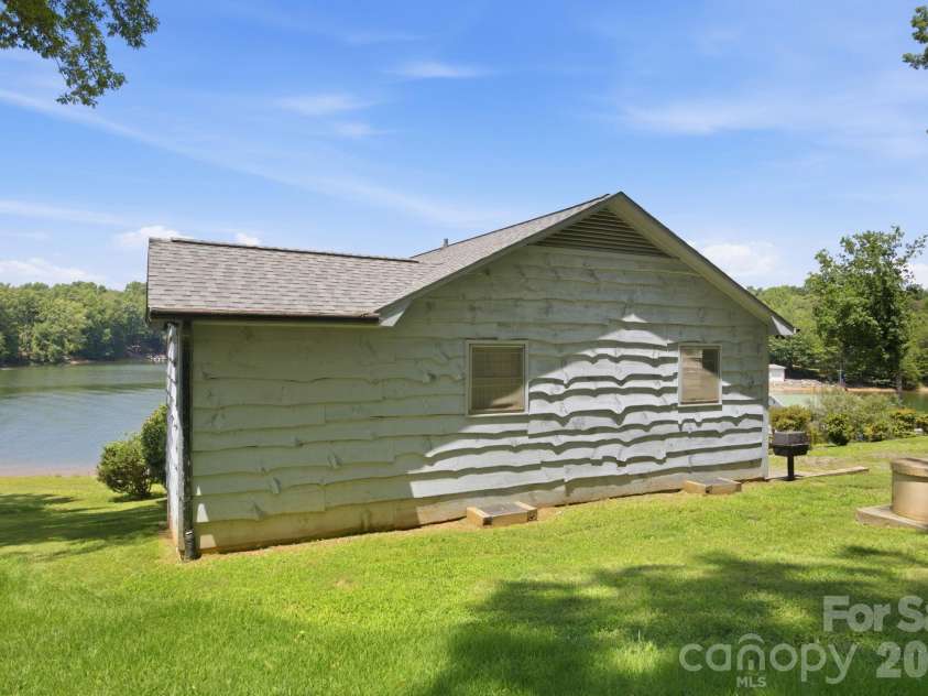 178 Penicillin Point, Troutman, NC 28677.  MLS# CAR4405820, YatesRealty ID 39713. 