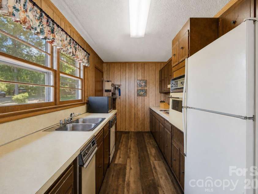 178 Penicillin Point, Troutman, NC 28677.  MLS# CAR4405820, YatesRealty ID 39713. 
