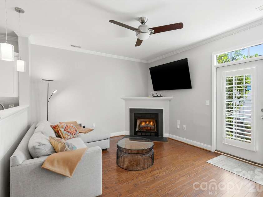 312 Park Square Place, Matthews, NC 28105.  MLS# CAR4407422, YatesRealty ID 39716. 