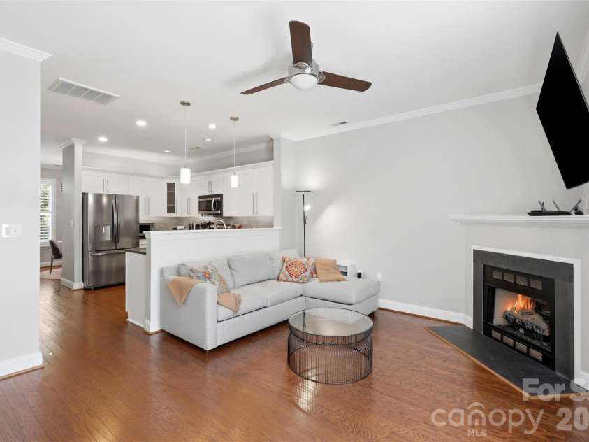 312 Park Square Place, Matthews, NC 28105.  MLS# CAR4407422, YatesRealty ID 39716. 