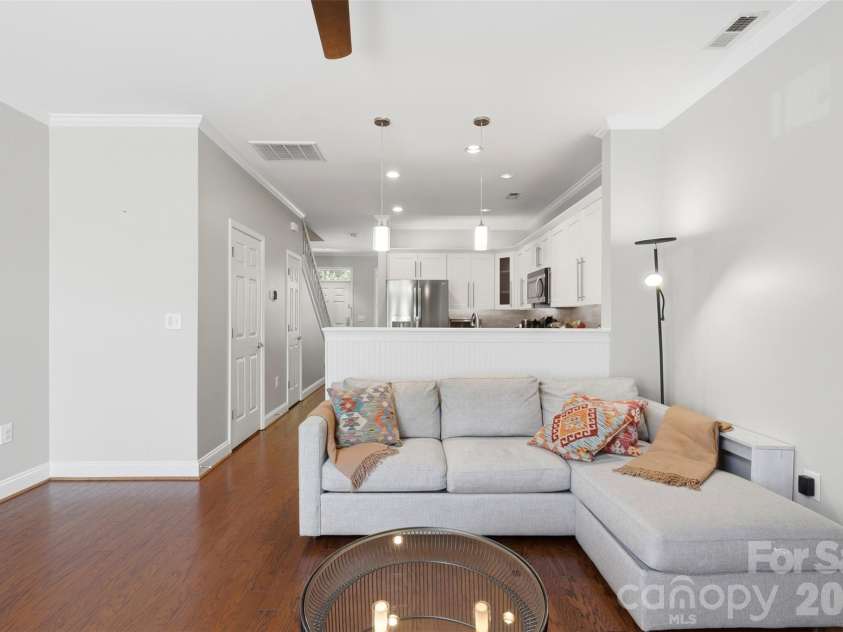 312 Park Square Place, Matthews, NC 28105.  MLS# CAR4407422, YatesRealty ID 39716. 