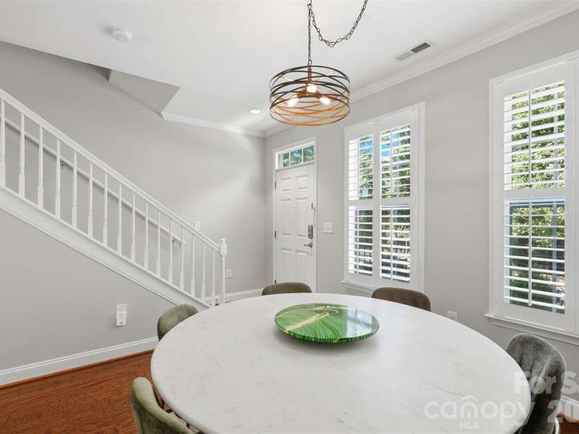 312 Park Square Place, Matthews, NC 28105.  MLS# CAR4407422, YatesRealty ID 39716. 