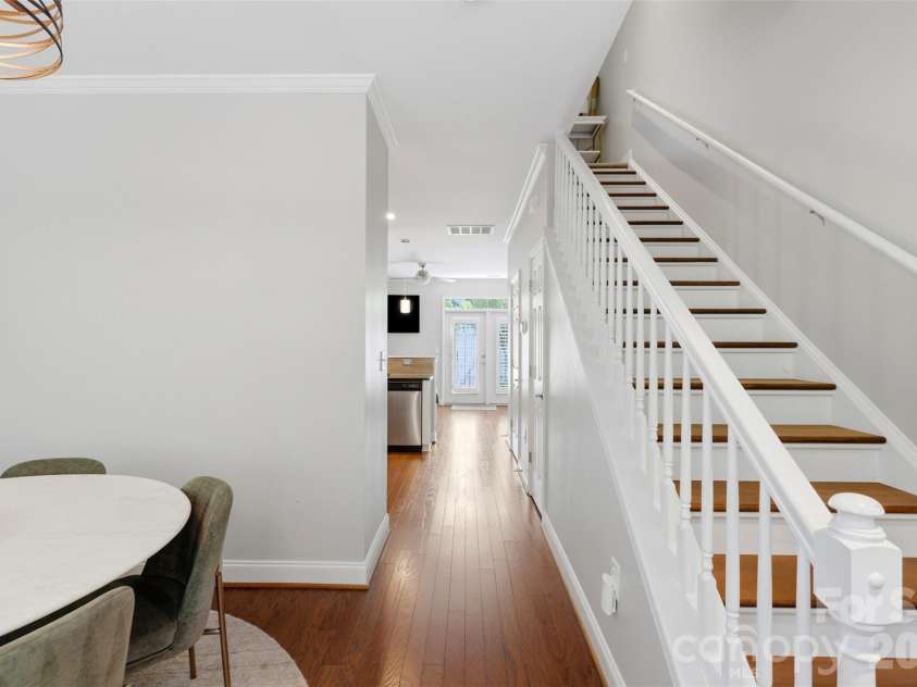 312 Park Square Place, Matthews, NC 28105.  MLS# CAR4407422, YatesRealty ID 39716. 