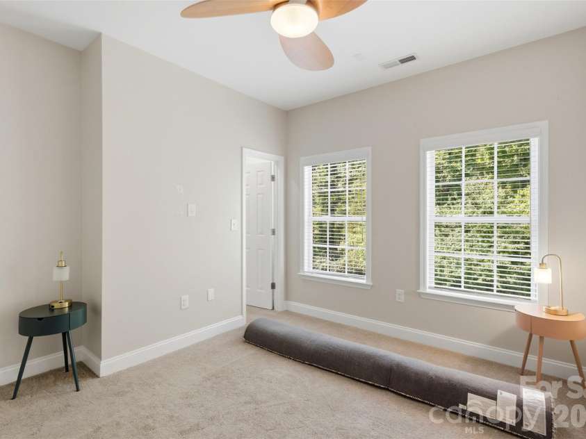 312 Park Square Place, Matthews, NC 28105.  MLS# CAR4407422, YatesRealty ID 39716. 