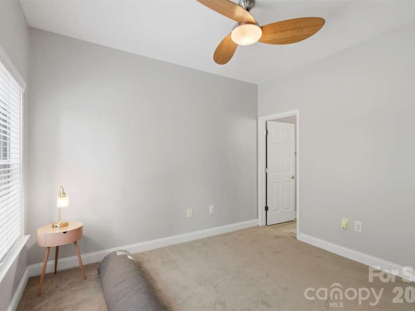 312 Park Square Place, Matthews, NC 28105.  MLS# CAR4407422, YatesRealty ID 39716. 