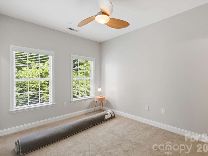 312 Park Square Place, Matthews, NC 28105.  MLS# CAR4407422, YatesRealty ID 39716. 