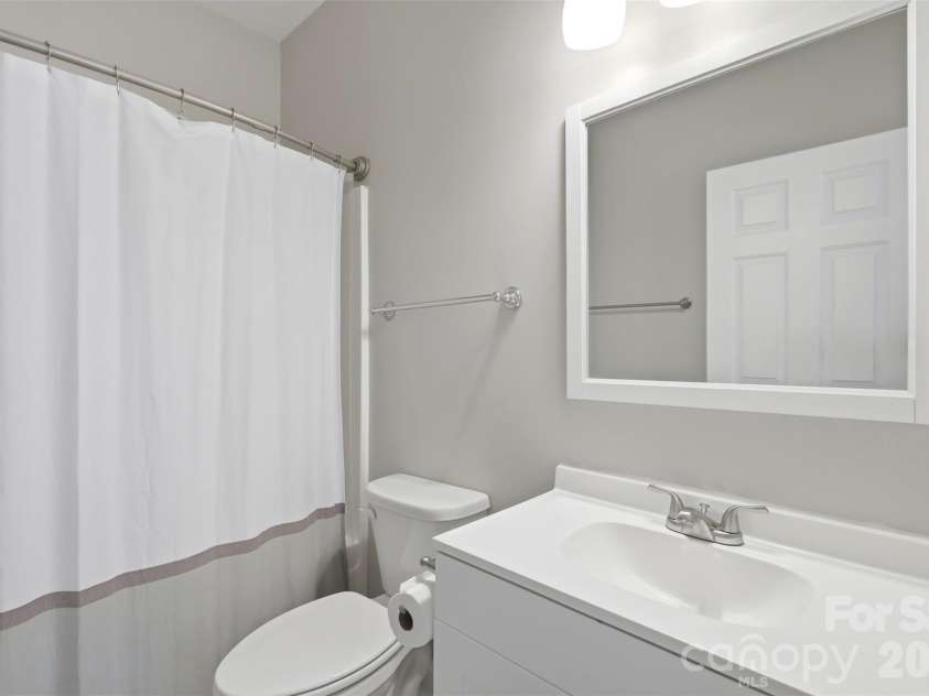 312 Park Square Place, Matthews, NC 28105.  MLS# CAR4407422, YatesRealty ID 39716. 