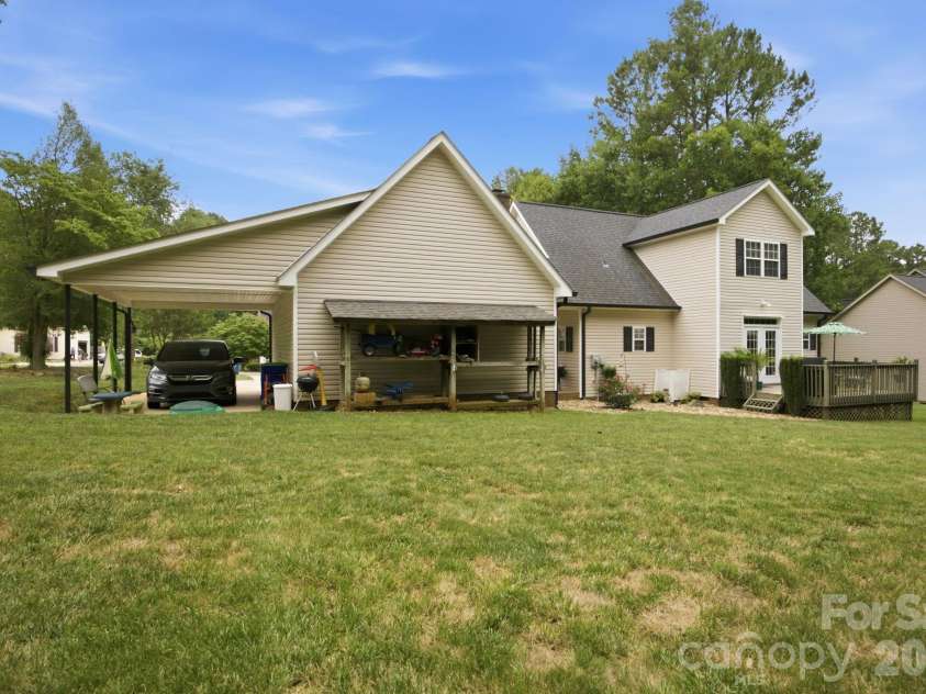 7073 Ridgeway Road, Stanley, NC 28164.  MLS# CAR4406988, YatesRealty ID 39719. W