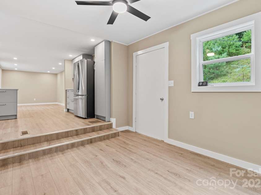 530 Rebel Ridge Road, Marshall, NC 28753.  MLS# CAR4280737, YatesRealty ID 3972. 