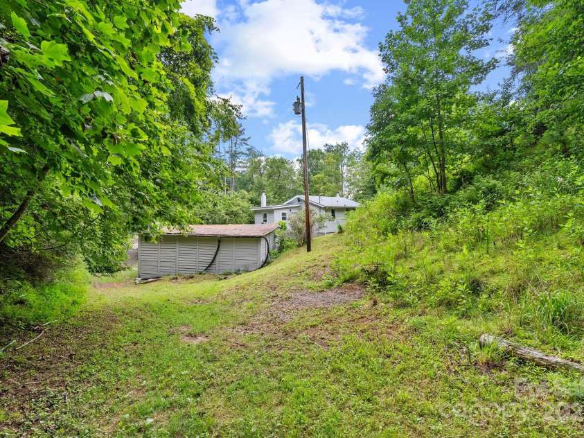 530 Rebel Ridge Road, Marshall, NC 28753.  MLS# CAR4280737, YatesRealty ID 3972. 