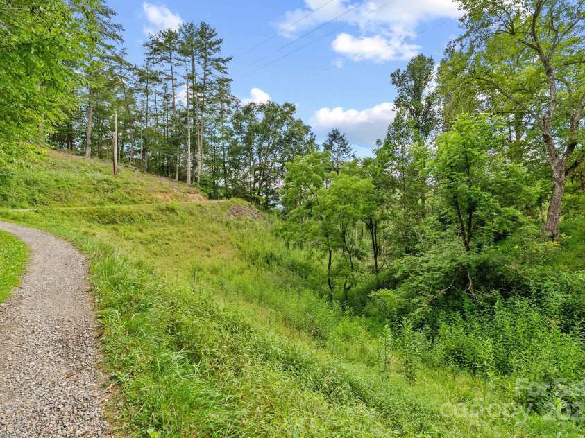 530 Rebel Ridge Road, Marshall, NC 28753.  MLS# CAR4280737, YatesRealty ID 3972. 