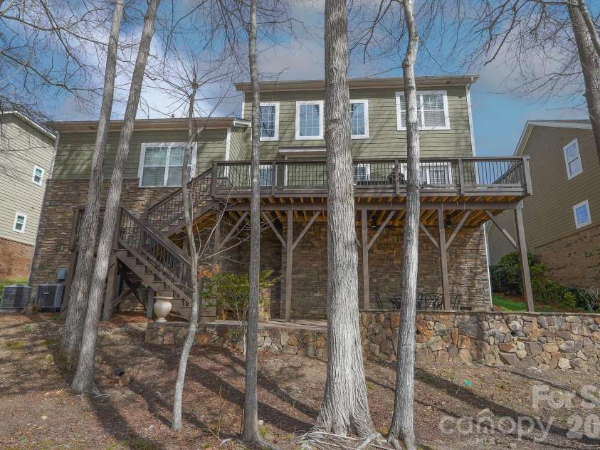 9416 Segundo Lane, Charlotte, NC 28278.  MLS# CAR4355227, YatesRealty ID 3972. 