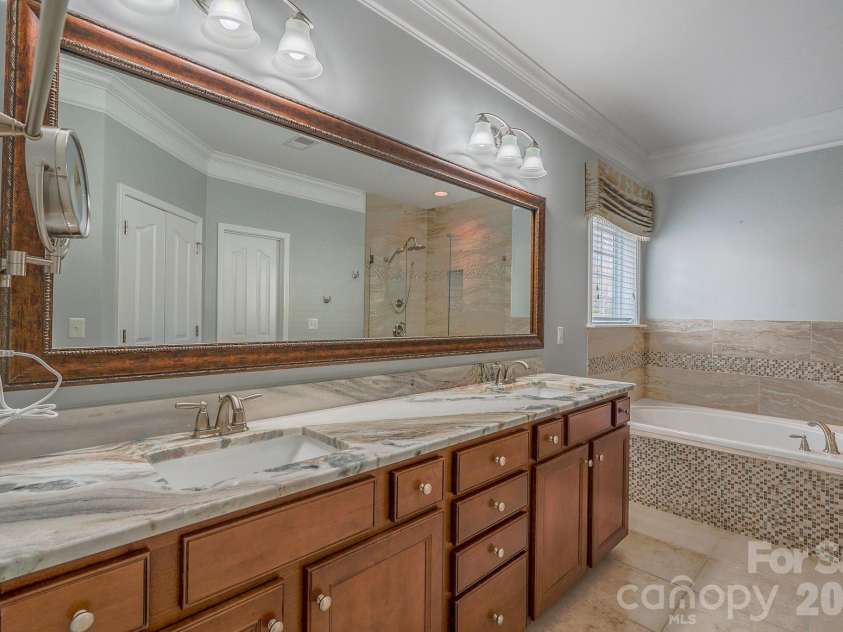 9416 Segundo Lane, Charlotte, NC 28278.  MLS# CAR4355227, YatesRealty ID 3972. Primary 
