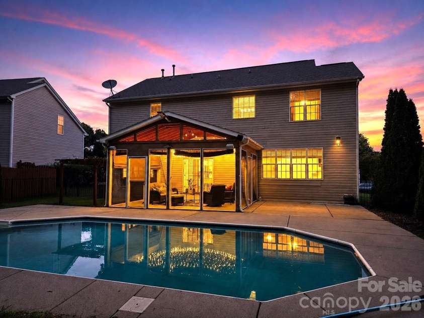 17126 Cambridge Woods Court, Charlotte, NC 28277.  MLS# CAR4390635, YatesRealty ID 39720. 