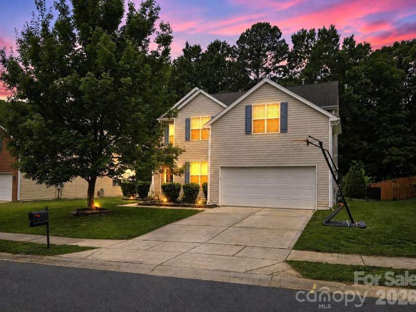 17126 Cambridge Woods Court, Charlotte, NC 28277.  MLS# CAR4390635, YatesRealty ID 39720. 