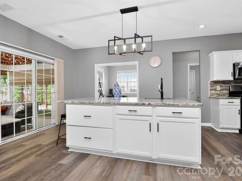 17126 Cambridge Woods Court, Charlotte, NC 28277.  MLS# CAR4390635, YatesRealty ID 39720. 