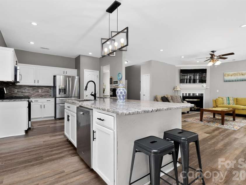17126 Cambridge Woods Court, Charlotte, NC 28277.  MLS# CAR4390635, YatesRealty ID 39720. 
