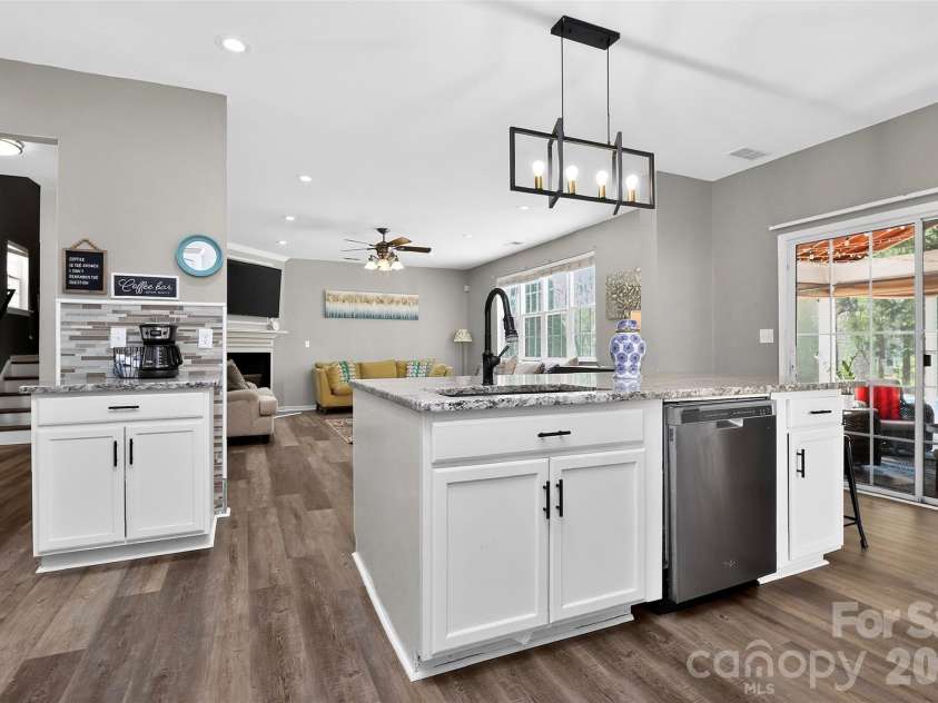 17126 Cambridge Woods Court, Charlotte, NC 28277.  MLS# CAR4390635, YatesRealty ID 39720. 
