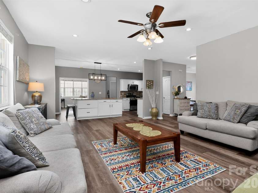 17126 Cambridge Woods Court, Charlotte, NC 28277.  MLS# CAR4390635, YatesRealty ID 39720. 