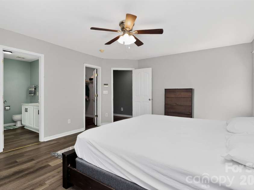17126 Cambridge Woods Court, Charlotte, NC 28277.  MLS# CAR4390635, YatesRealty ID 39720. 