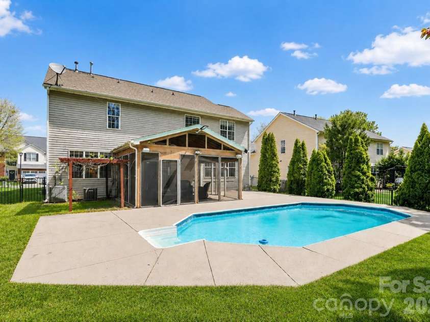 17126 Cambridge Woods Court, Charlotte, NC 28277.  MLS# CAR4390635, YatesRealty ID 39720. 