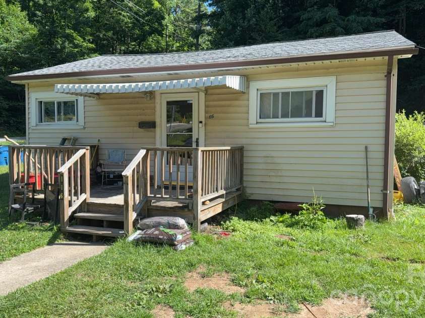 116 Poplar Hill Drive, Boone, NC 28607.  MLS# CAR4404954, YatesRealty ID 39721. 