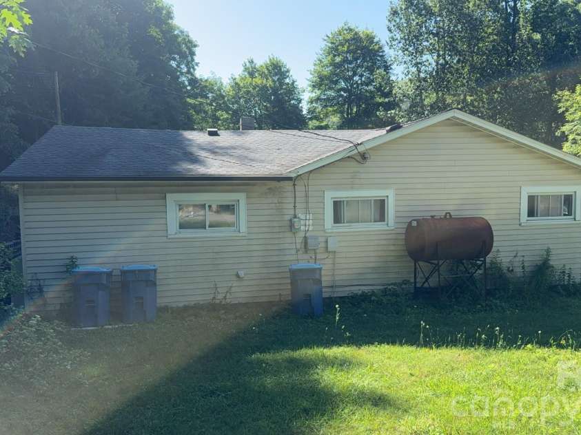 116 Poplar Hill Drive, Boone, NC 28607.  MLS# CAR4404954, YatesRealty ID 39721. 