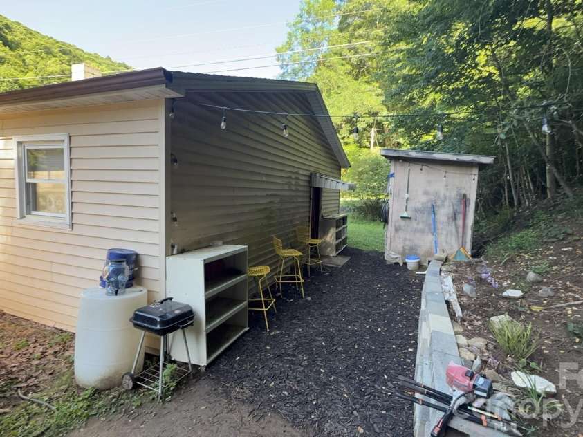 116 Poplar Hill Drive, Boone, NC 28607.  MLS# CAR4404954, YatesRealty ID 39721. 