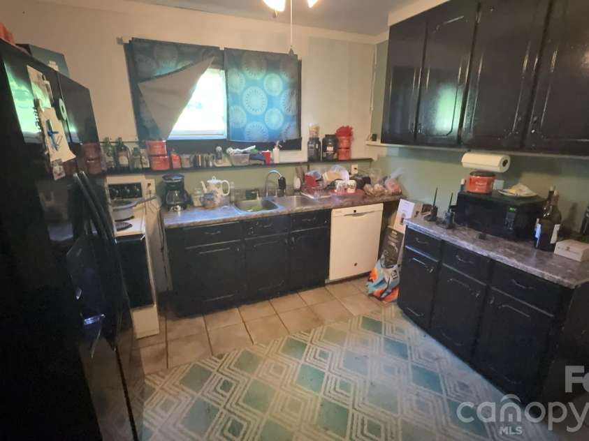 116 Poplar Hill Drive, Boone, NC 28607.  MLS# CAR4404954, YatesRealty ID 39721. 
