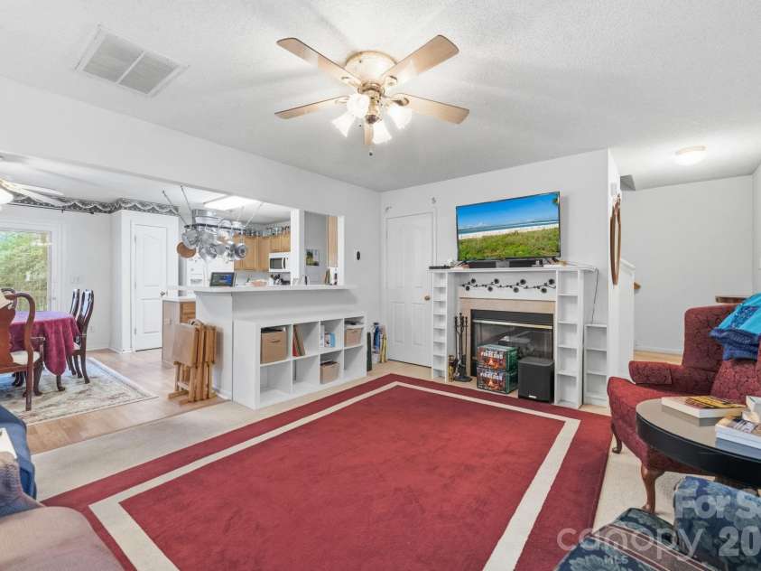 9220 Garnet Field Court, Charlotte, NC 28269.  MLS# CAR4407211, YatesRealty ID 39722. 