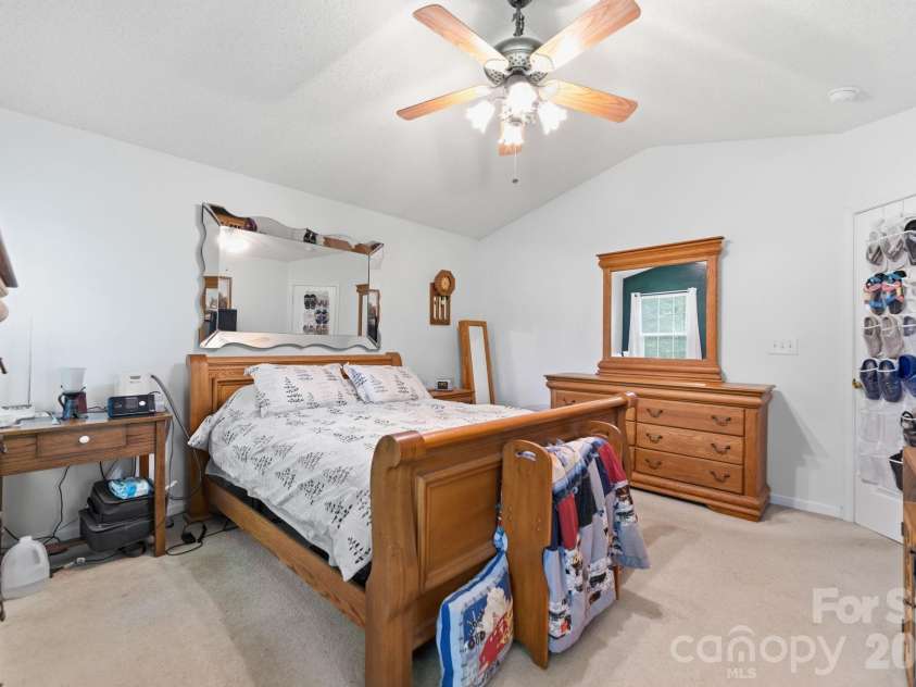 9220 Garnet Field Court, Charlotte, NC 28269.  MLS# CAR4407211, YatesRealty ID 39722. 