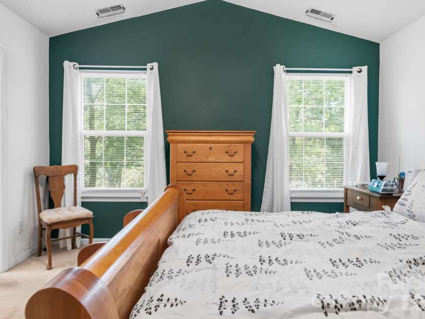 9220 Garnet Field Court, Charlotte, NC 28269.  MLS# CAR4407211, YatesRealty ID 39722. 