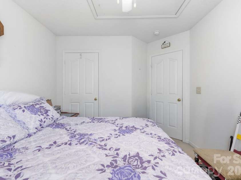 9220 Garnet Field Court, Charlotte, NC 28269.  MLS# CAR4407211, YatesRealty ID 39722. 