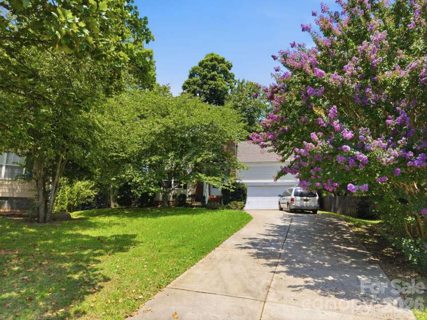 9220 Garnet Field Court, Charlotte, NC 28269.  MLS# CAR4407211, YatesRealty ID 39722. 