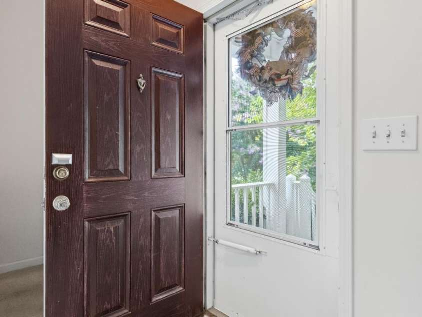 9220 Garnet Field Court, Charlotte, NC 28269.  MLS# CAR4407211, YatesRealty ID 39722. Entry