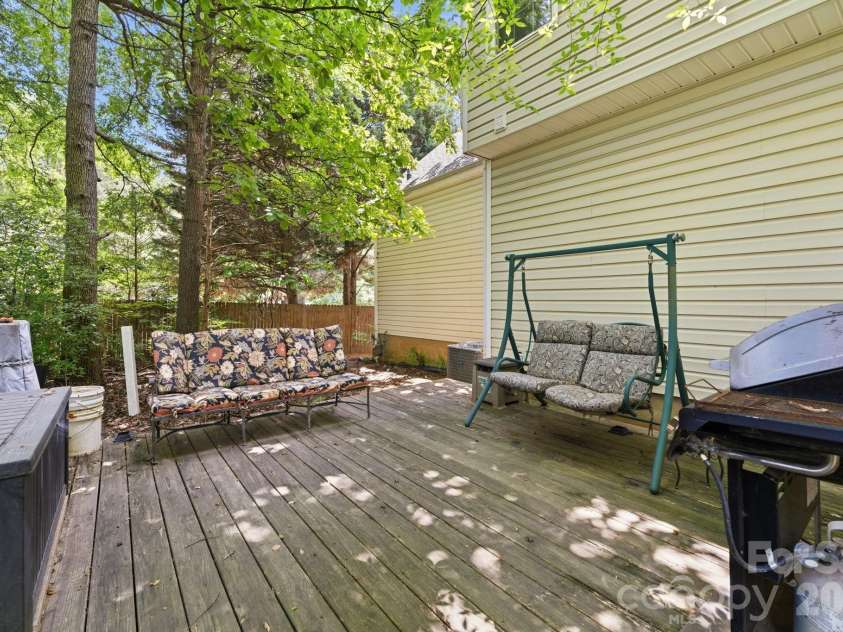 9220 Garnet Field Court, Charlotte, NC 28269.  MLS# CAR4407211, YatesRealty ID 39722. Lower dec