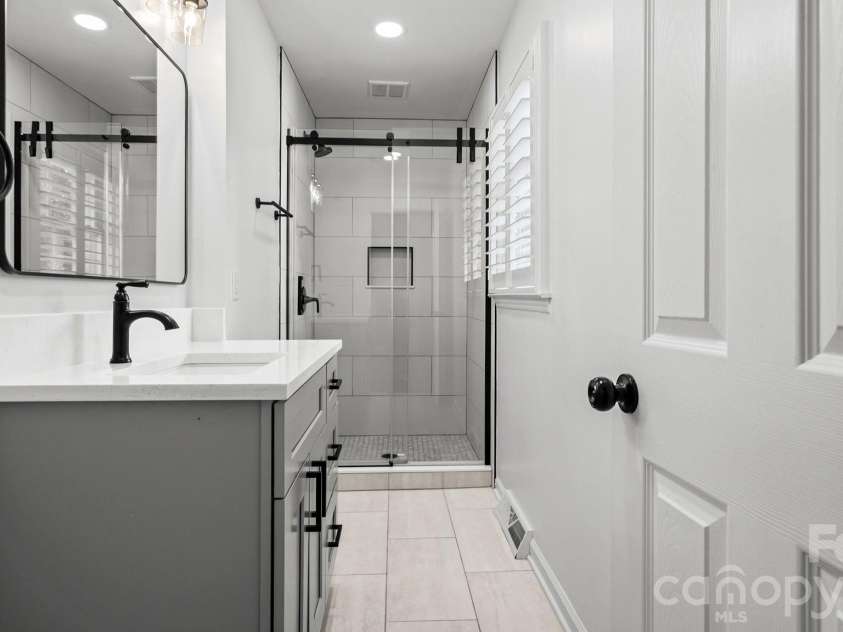2222 Kings Drive, Gastonia, NC 28056.  MLS# CAR4407447, YatesRealty ID 39723. 