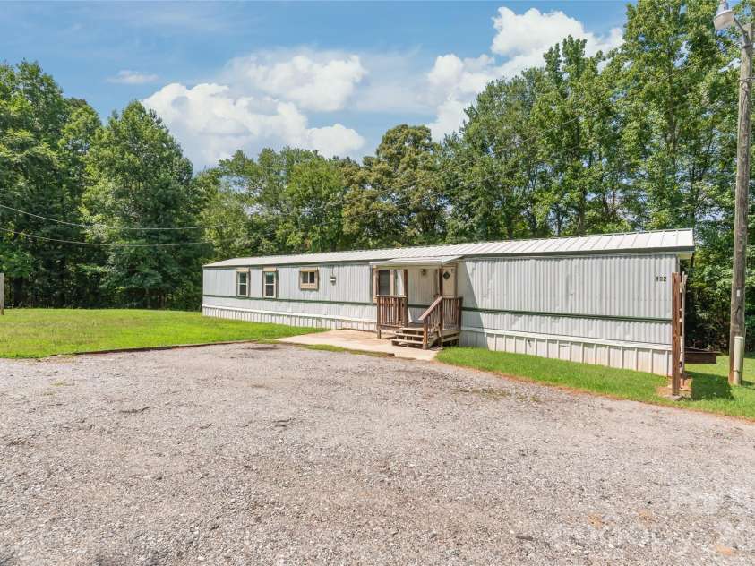 114 Jason Drive, Blacksburg, SC 29702.  MLS# CAR4391508, YatesRealty ID 39724. 