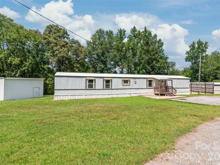 114 Jason Drive, Blacksburg, SC 29702.  MLS# CAR4391508, YatesRealty ID 39724. 
