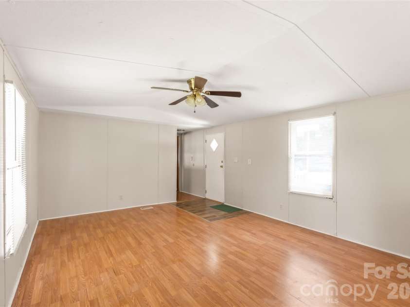114 Jason Drive, Blacksburg, SC 29702.  MLS# CAR4391508, YatesRealty ID 39724. 